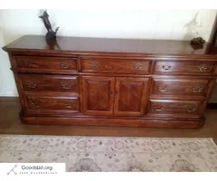 Thomasville Steeplechase Dresser