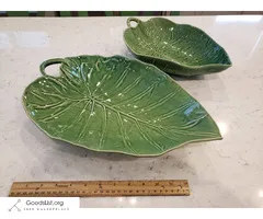 Portuguese Serving Platters Dishes Cabbage Motif